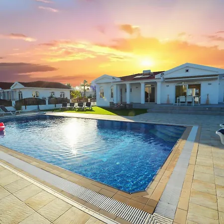 Villa Aquamarine